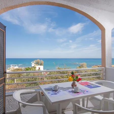 Iliostasi Beach Apartments Hersonissos  Esterno foto